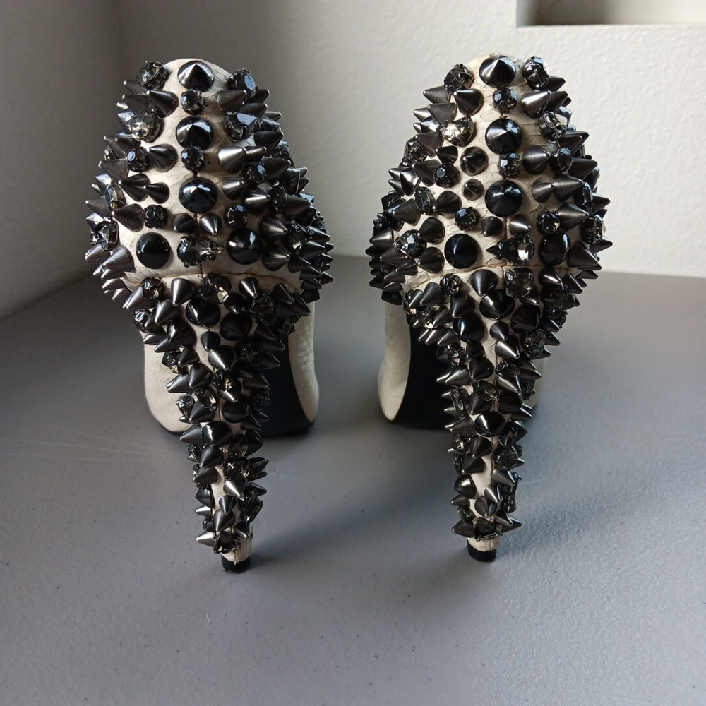 Sam Edelman Shoes Womens 8M Peep Toe Cream Leather Metal Spikes Punk Rock Biker - Picture 7 of 16